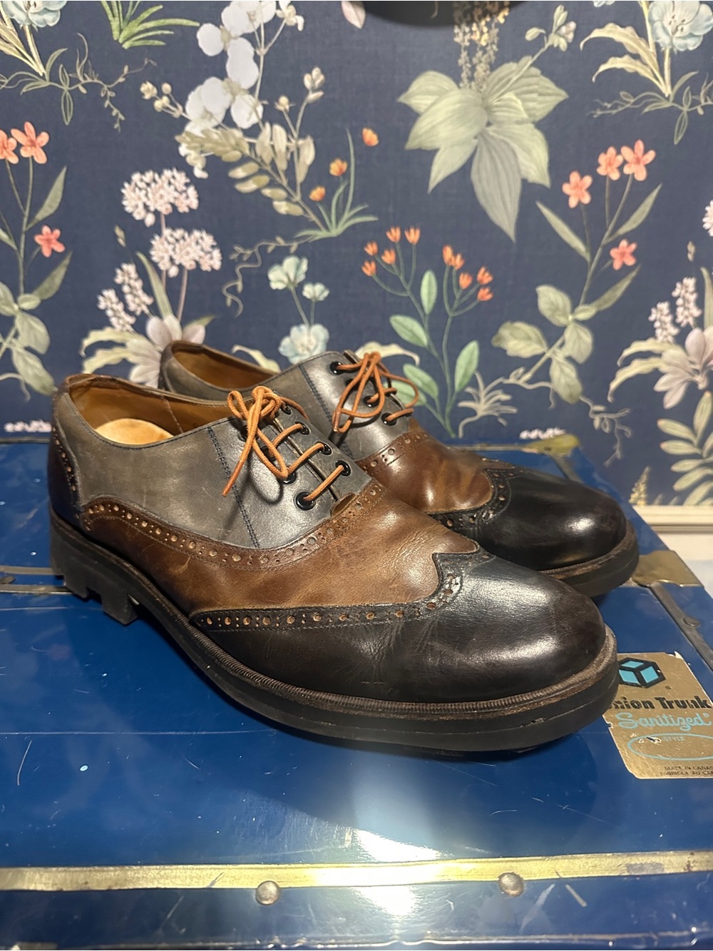 Fluevog Men's Two-Tone Leather Wingtip Oxford Shoes - Brown/Black